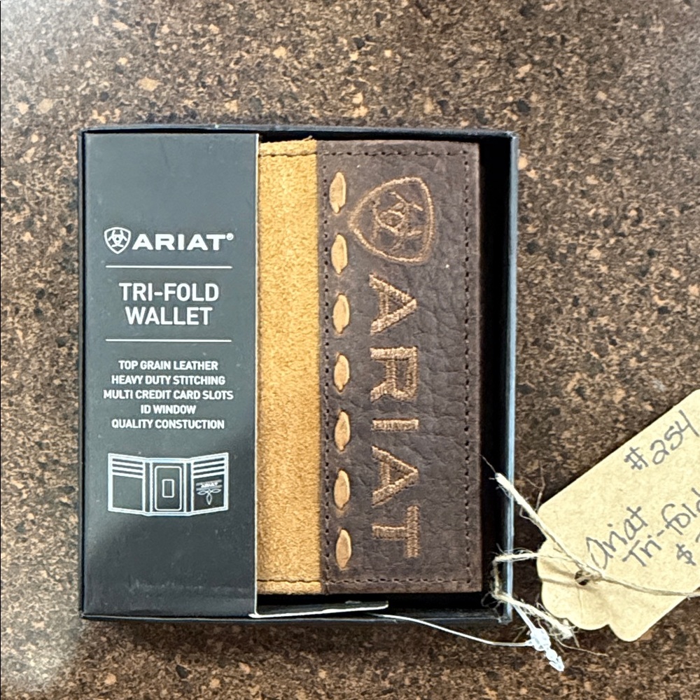 Ariat Leather Wallet with Tan Accent